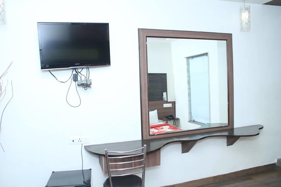 Dreamz Suites Ню Делхи Екстериор снимка
