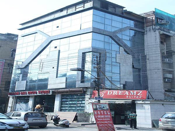 Dreamz Suites Ню Делхи Екстериор снимка
