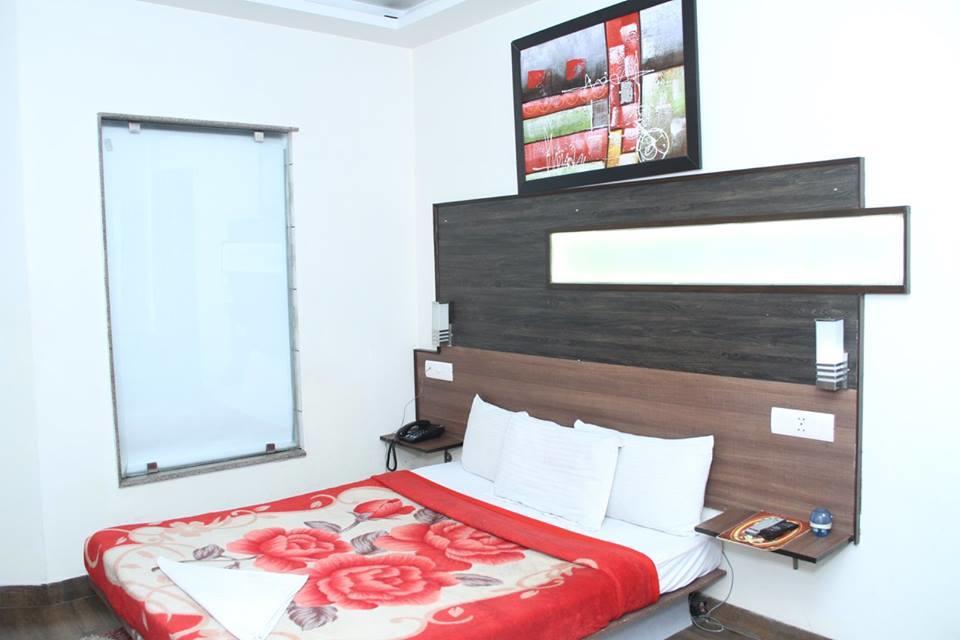 Dreamz Suites Ню Делхи Екстериор снимка