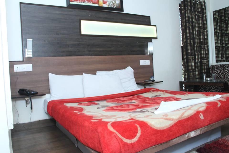 Dreamz Suites Ню Делхи Екстериор снимка