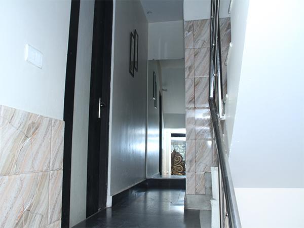 Dreamz Suites Ню Делхи Екстериор снимка
